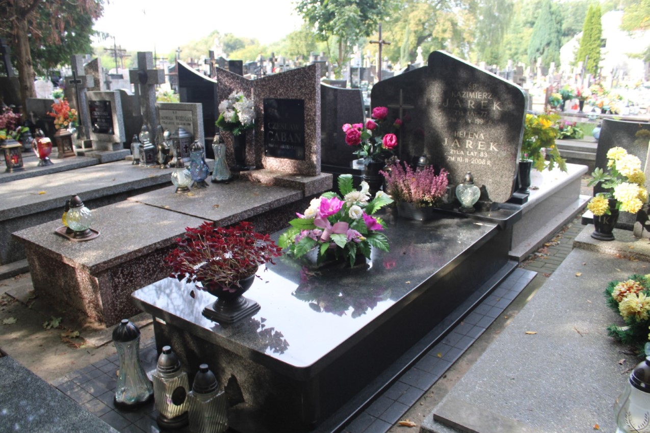 Halina Jarek Pęcice - Grobonet - Wyszukiwarka osób pochowanych